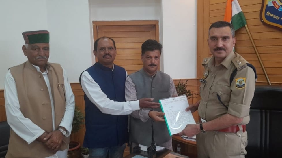 Congress seeks strict action on social media news regarding Chief Minister's health, Complaint given to SP Shimla Congress seeks strict action on social media news regarding Chief Minister's health, Complaint given to SP Shimla HIMACHAL HEADLINES