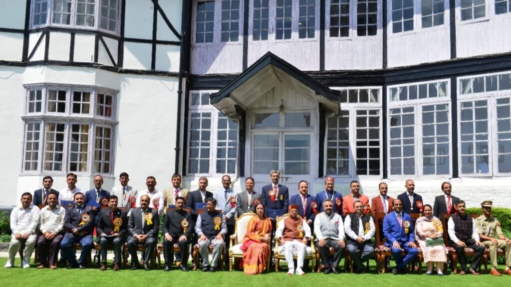 Governor Shukla lauds efforts of teachers in shaping the future of Children, conferred State Awards upon 14 teachers Governor Shukla lauds efforts of teachers in shaping the future of Children, conferred State Awards upon 14 teachers HIMACHAL HEADLINES