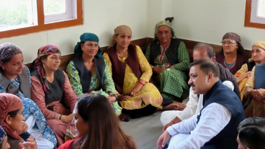 The current government is against apple growers: Kashyap HIMACHAL HEADLINES