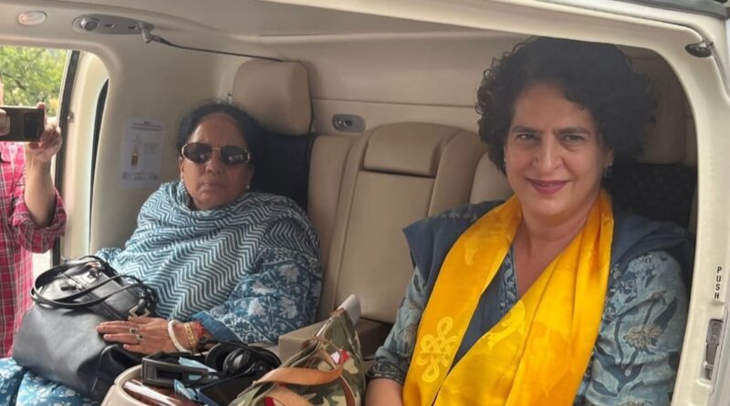 Pratibha accompanied Priyanka on her visit to Mandi parliamentary constituency HIMACHAL HEADLINES