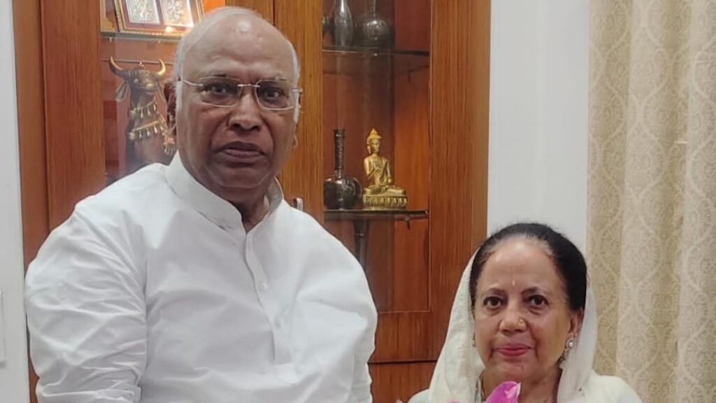 Pratibha meets Kharge Pratibha meets Kharge HIMACHAL HEADLINES