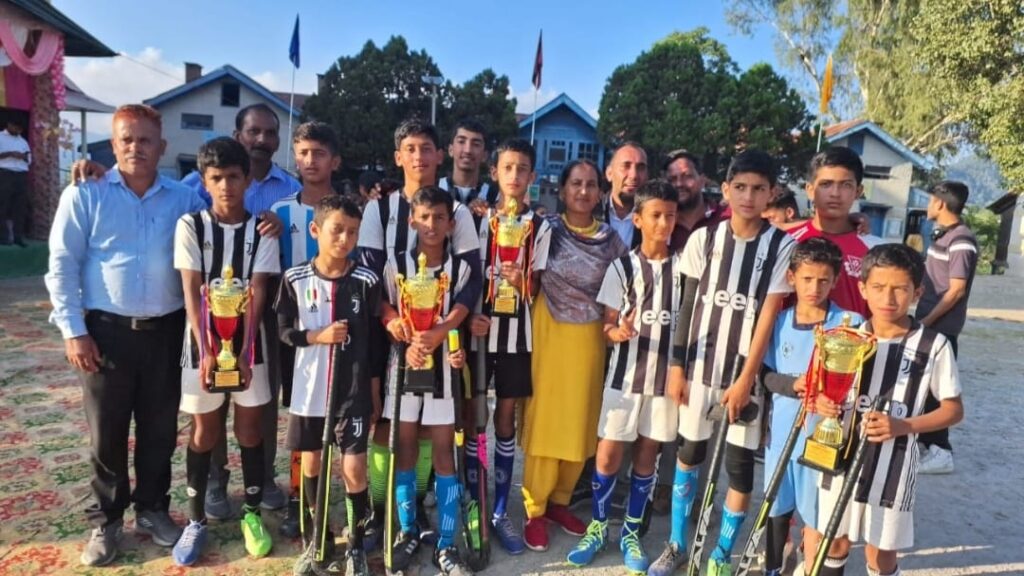 Junga got first position in football and Sarahan in basketball Junga got first position in football and Sarahan in basketball HIMACHAL HEADLINES