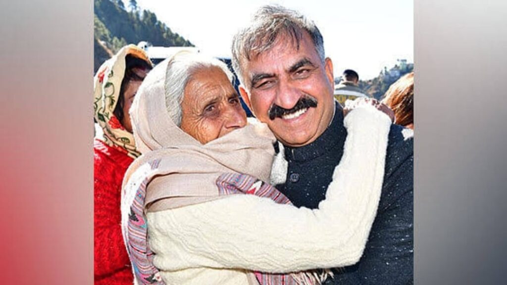 CM Sukhu's Mother donated Rs. 50,000 towards Aapda Rahat Kosh CM Sukhu's Mother donated Rs. 50,000 towards Aapda Rahat Kosh HIMACHAL HEADLINES