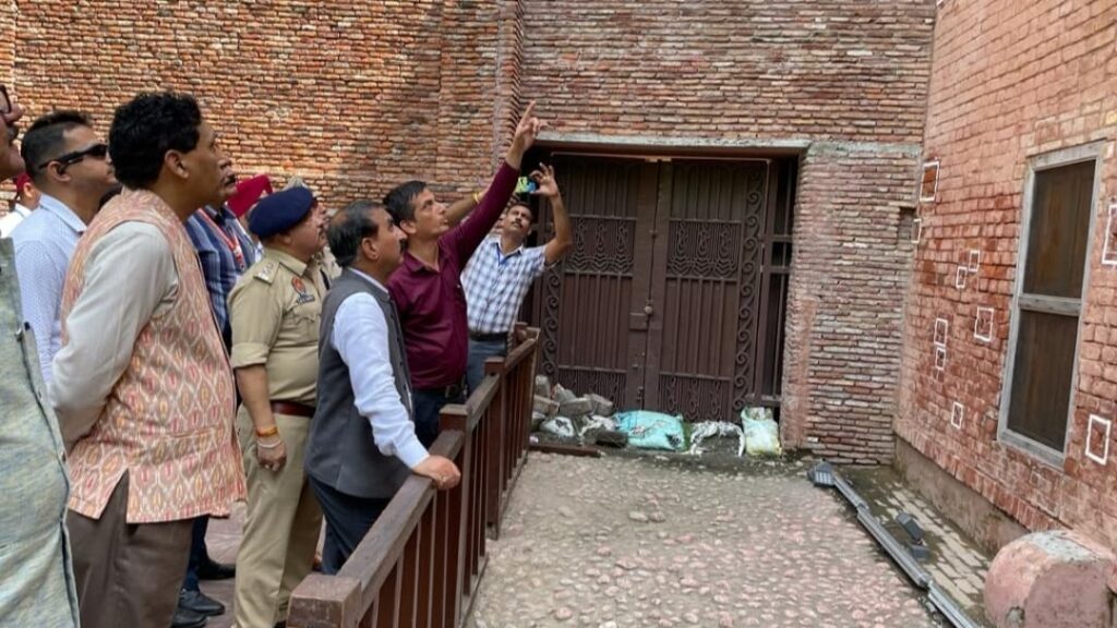 Sukhu pays heartfelt tribute to freedom fighters at Jallianwala Bagh HIMACHAL HEADLINES