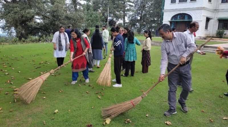 Shramdaan done on the occasion of cleanliness fortnight at the Indian Institute of Advanced Study HIMACHAL HEADLINES