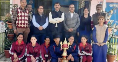Chiyog school girls won gold medals in wrestling at the district level HIMACHAL HEADLINES