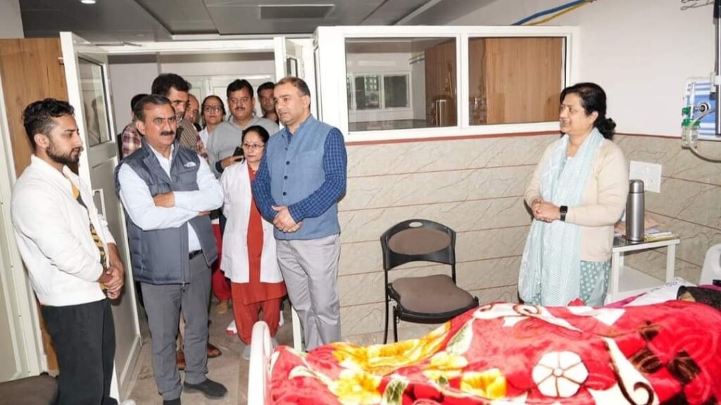 CM Sukhu prays for speedy recovery of mothers of CPS Sanjay Awasthy, MLA Balbir Verma HIMACHAL HEADLINES