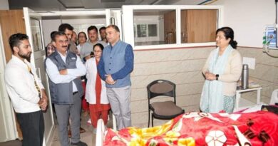 CM Sukhu prays for speedy recovery of mothers of CPS Sanjay Awasthy, MLA Balbir Verma HIMACHAL HEADLINES