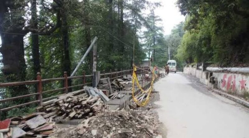 Traffic advisory - tarring work is going on the Sanjauli to IGMC restricted road HIMACHAL HEADLINES