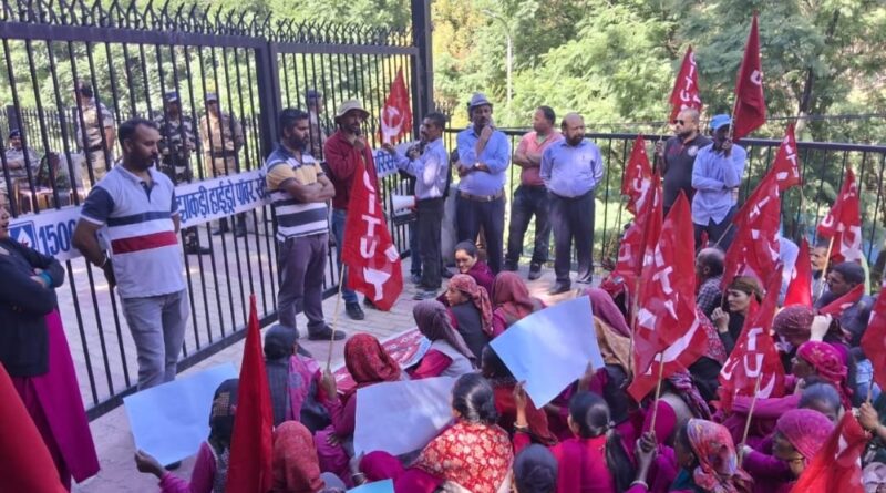 Workers went on strike for their demands in SJVN projects of Nathpa Jhakri, Rampur and Luhri, about 1000 participated HIMACHAL HEADLINES