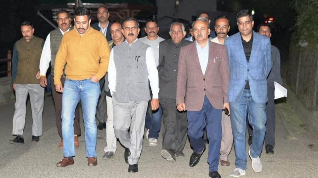 CM Sukhu took a stroll up to the secretariat from his residence in Oak Over CM Sukhu took a stroll up to the secretariat from his residence in Oak Over HIMACHAL HEADLINES