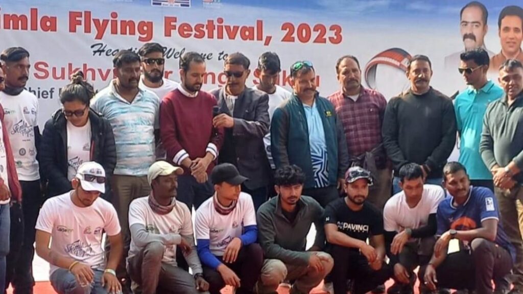 Nepal's Aman Thapa won the paragliding competition, 51 pilots participated in the four-day flying festival in Junga HIMACHAL HEADLINES