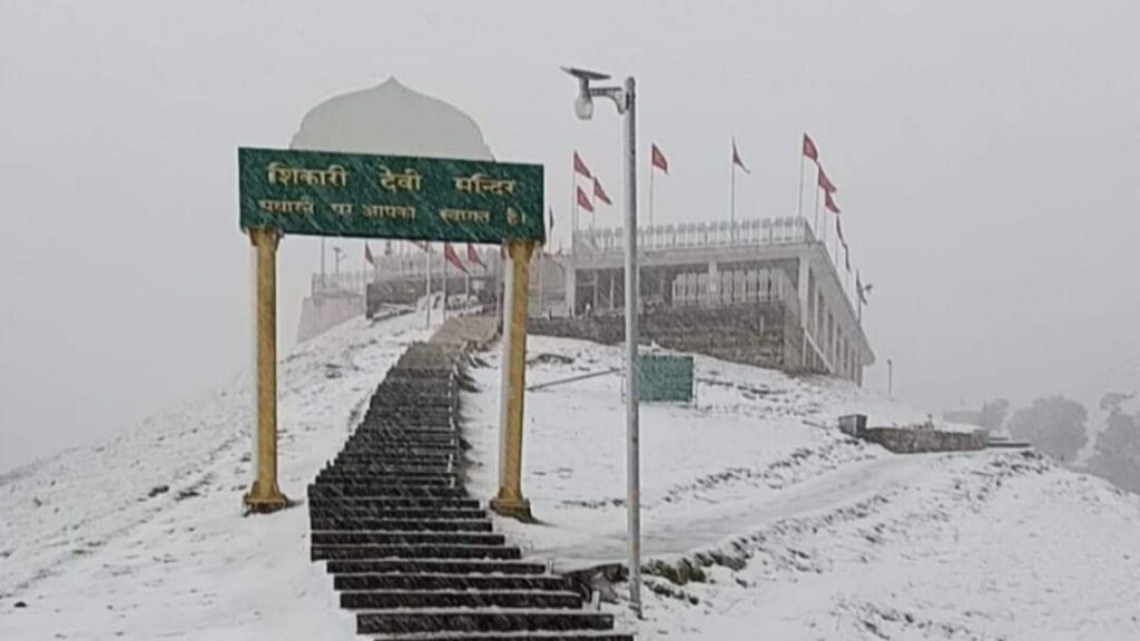 Snow drapes higher reaches of Himachal, Manali-Leh NH-3 disrupted between Sarchu & Leh Snow drapes higher reaches of Himachal, Manali-Leh NH-3 disrupted between Sarchu & Leh HIMACHAL HEADLINES