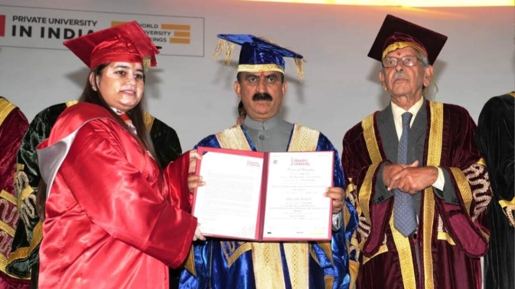 CM Sukhu confers degrees and medals to students on 7th convocation of Shoolini University CM Sukhu confers degrees and medals to students on 7th convocation of Shoolini University HIMACHAL HEADLINES