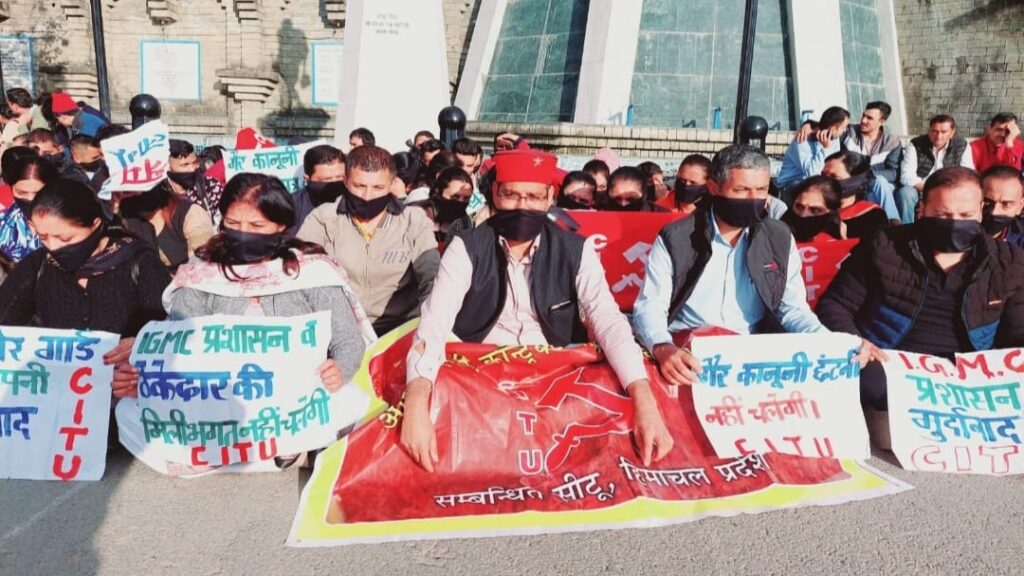 Throwing out two hundred Covid warriors from IGMC is shameful: Vijender Mehra HIMACHAL HEADLINES