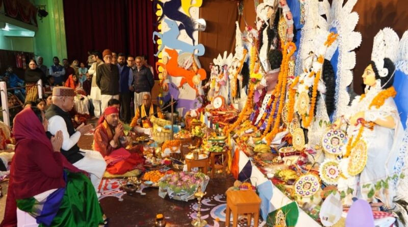 Governor Shukla pays obeisance at Kalibari temple HIMACHAL HEADLINES