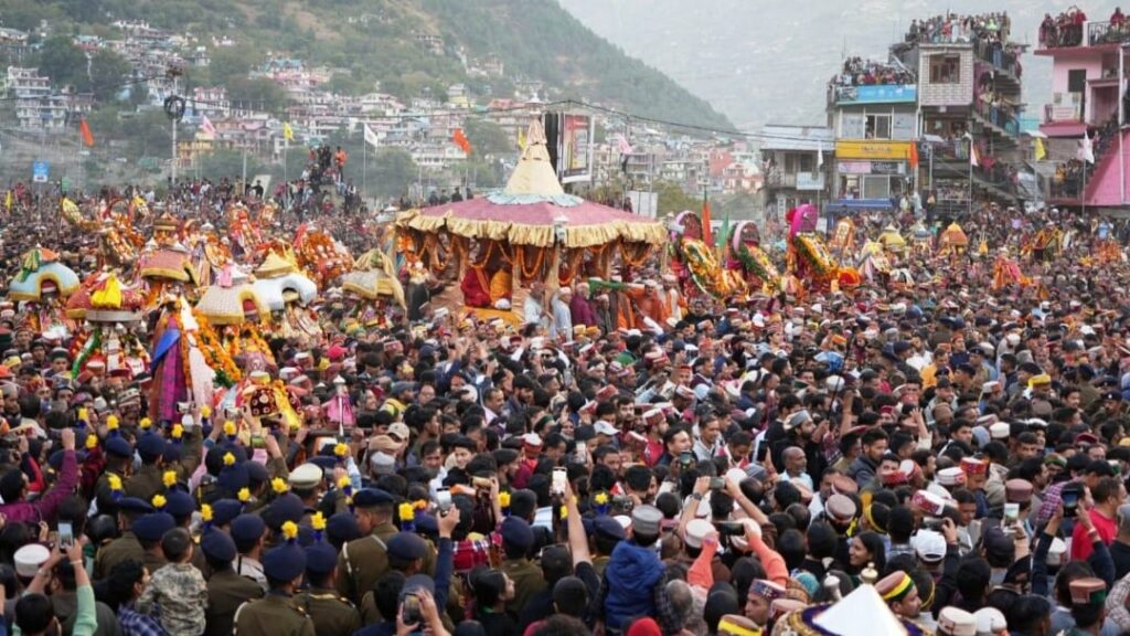 Governor Shukla inaugurates World Famous Kullu Dussehra Governor Shukla inaugurates World Famous Kullu Dussehra HIMACHAL HEADLINES