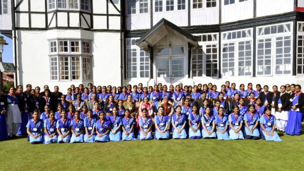 Guv Shukla distributes awards to students of Bharat Scouts and Guides and to Rangers and Rovers Guv Shukla distributes awards to students of Bharat Scouts and Guides and to Rangers and Rovers HIMACHAL HEADLINES