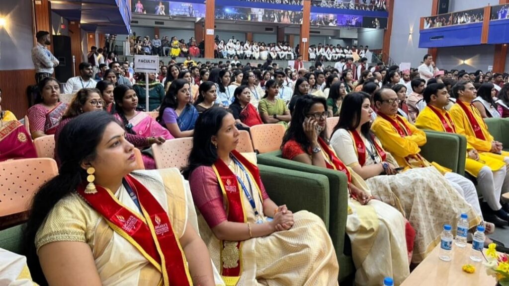 Niharika Battu was awarded the university topper and Akshita Jaiswal was awarded the Hari Shankar Award Niharika Battu was awarded the university topper and Akshita Jaiswal was awarded the Hari Shankar Award HIMACHAL HEADLINES