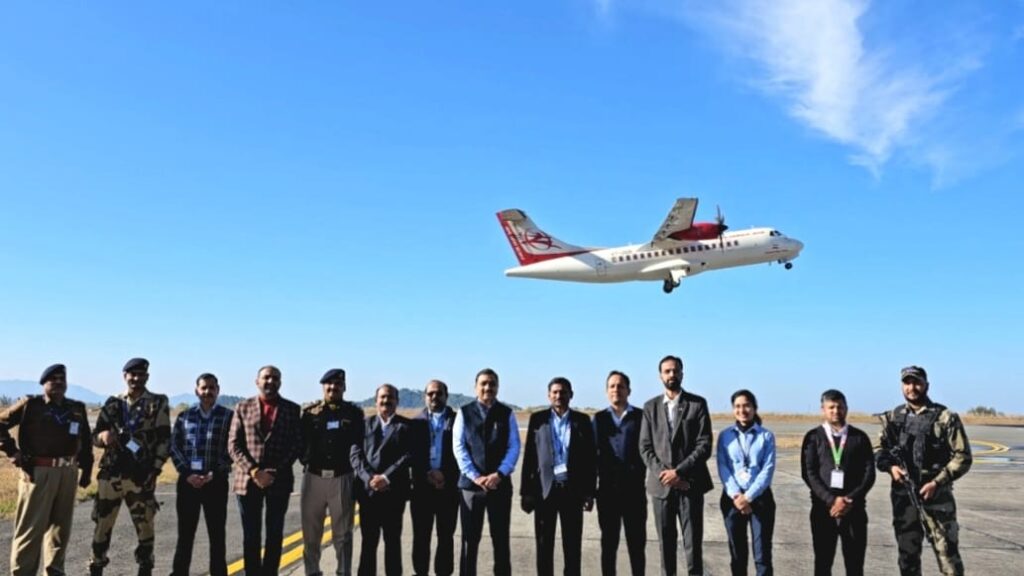 Suresh Kashyap flagged off the regular flight from Shimla airport Suresh Kashyap flagged off the regular flight from Shimla airport HIMACHAL HEADLINES
