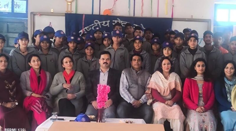 To make life meaningful, students should stay away from drugs: Parveer Thakur HIMACHAL HEADLINES