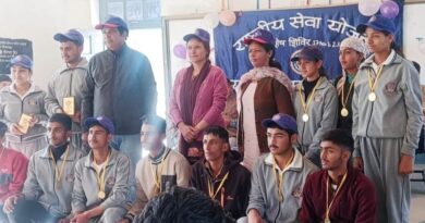Sujal and Tanu got the title of best volunteer at NSS Camp HIMACHAL HEADLINES