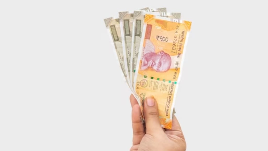Mahila Morcha is furious over Rs 1500 HIMACHAL HEADLINES