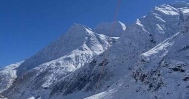 Higher reaches of Himachal receive light snowfall, mercury dips again HIMACHAL HEADLINES