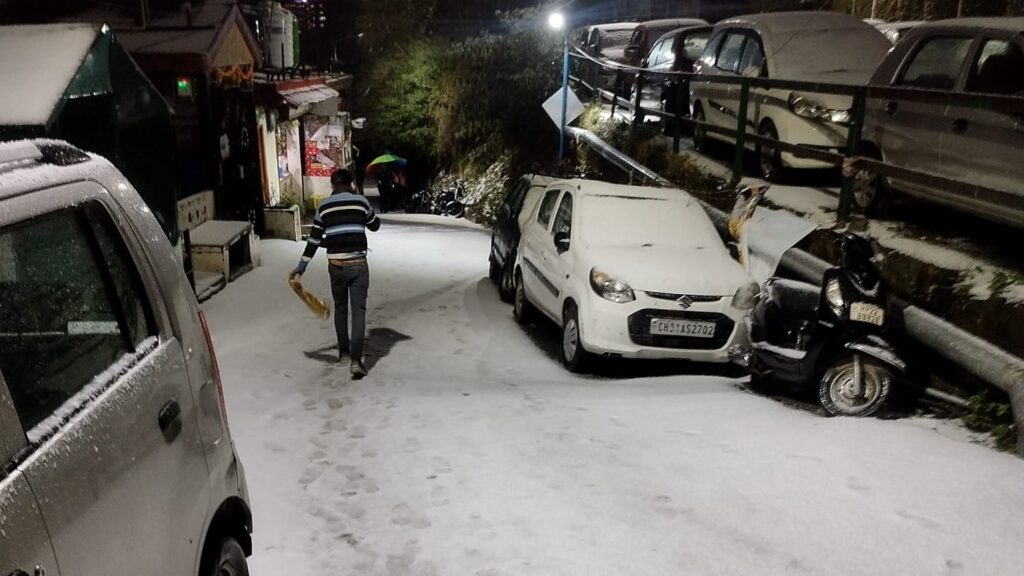After snowfall and inclement weather  mercury dips in Himachal HIMACHAL HEADLINES