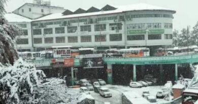 Himachal in grip of coldwave as higher reaches wear blanket of snow, white sleet in the Shimla town HIMACHAL HEADLINES