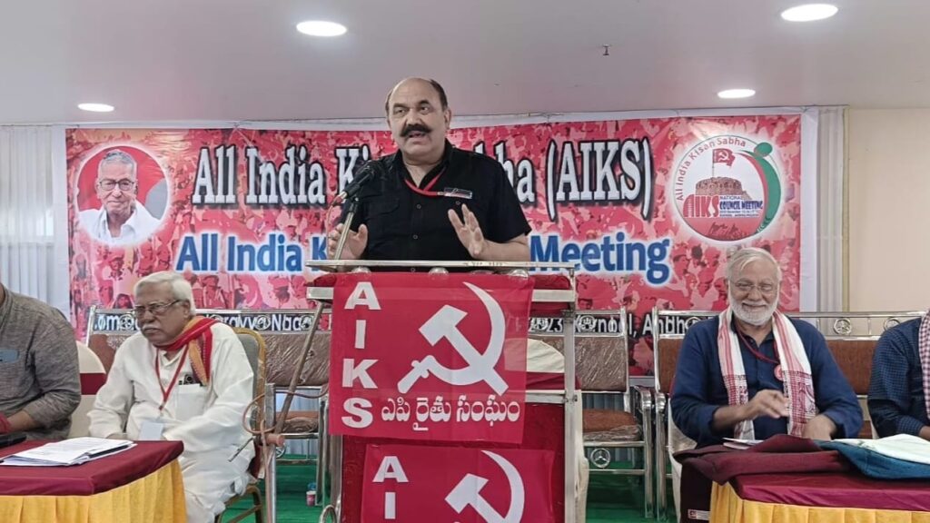 Dr Tanwar spoke about the challenges faced by farmers in Himachal at the AIKS conference HIMACHAL HEADLINES