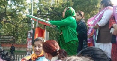 Pratibha Singh criticized the anti-women policies of BJP at Jantar Mantar HIMACHAL HEADLINES