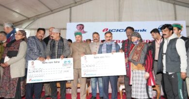 CM Sukhu distributes 22.81 crore as relief to disaster affected of Shimla district HIMACHAL HEADLINES
