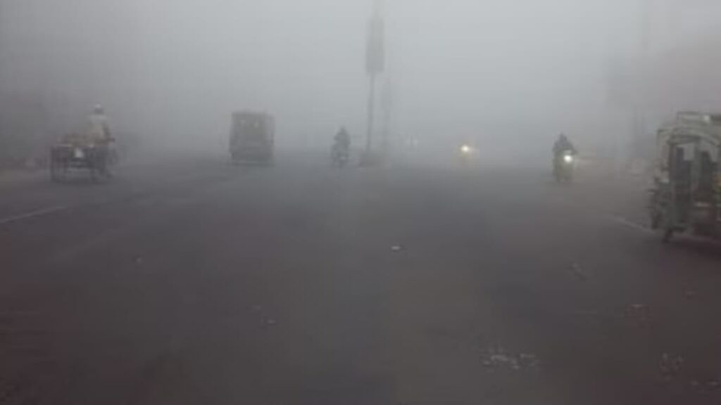 IMD issues dense fog alert in 6 districts of Himachal IMD issues dense fog alert in 6 districts of Himachal HIMACHAL HEADLINES