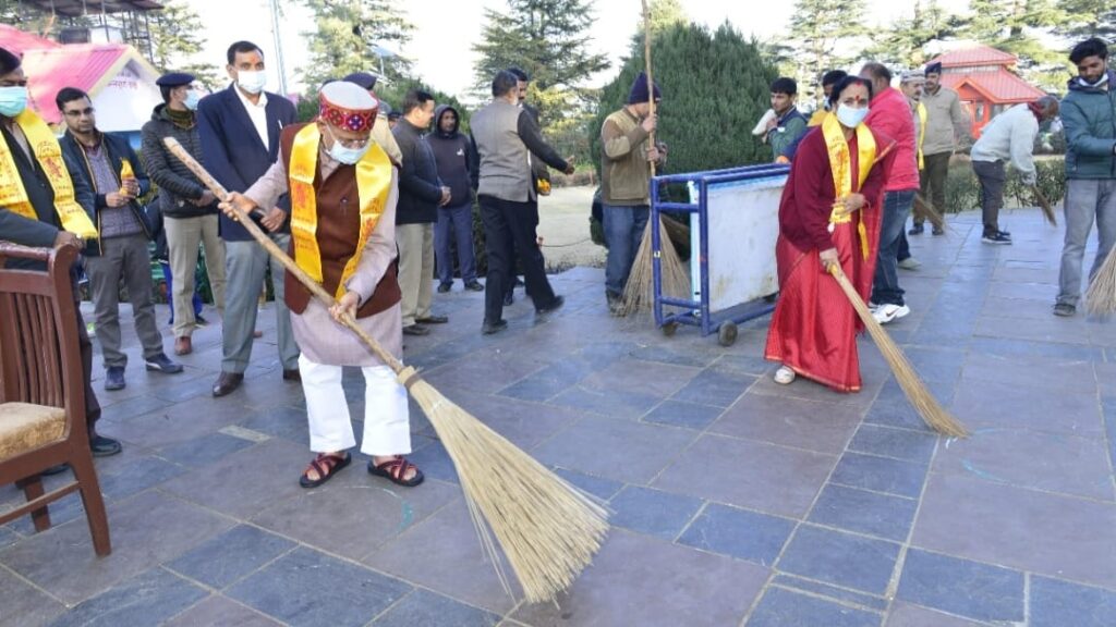 Governor Shukla launches cleanliness drive at Jakhu Temple HIMACHAL HEADLINES