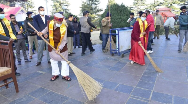 Governor Shukla launches cleanliness drive at Jakhu Temple HIMACHAL HEADLINES