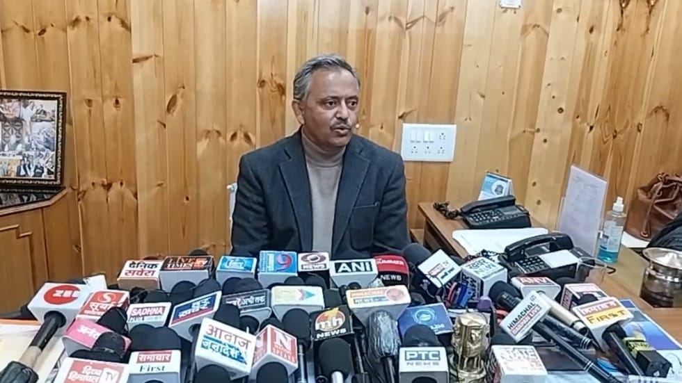 BJP, which chants double engine government, has ruined the financial condition of Himachal : Naresh Chauhan BJP, which chants double engine government, has ruined the financial condition of Himachal : Naresh Chauhan HIMACHAL HEADLINES