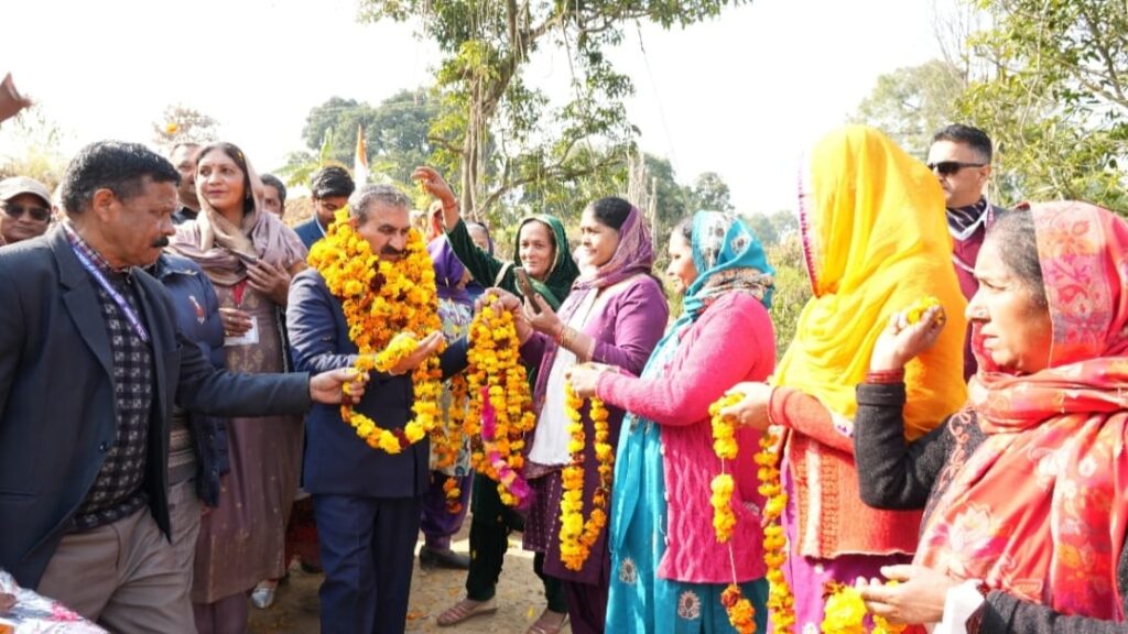 Sukhu launches the 'Sarkar Gaon ke Dwar' program at Galore in Hamirpur  HIMACHAL HEADLINES