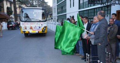 Educational tour vehicles flagged off  under the teacher and student exchange program  HIMACHAL HEADLINES