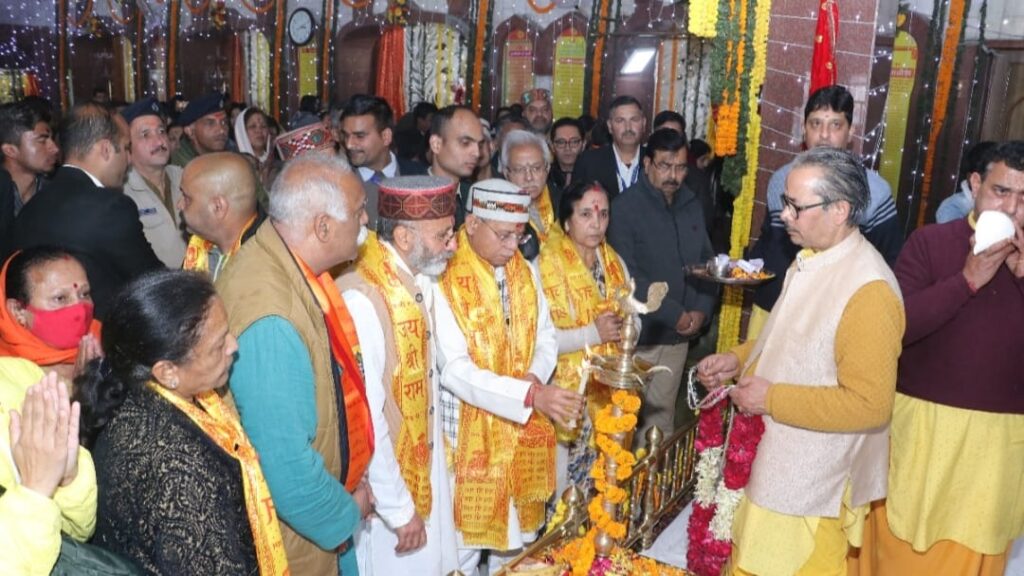 Governor Shukla pays obeisance at Ram Mandir Shimla HIMACHAL HEADLINES