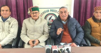 Government should not show the path of struggle in old age: Melaram Sharma HIMACHAL HEADLINES