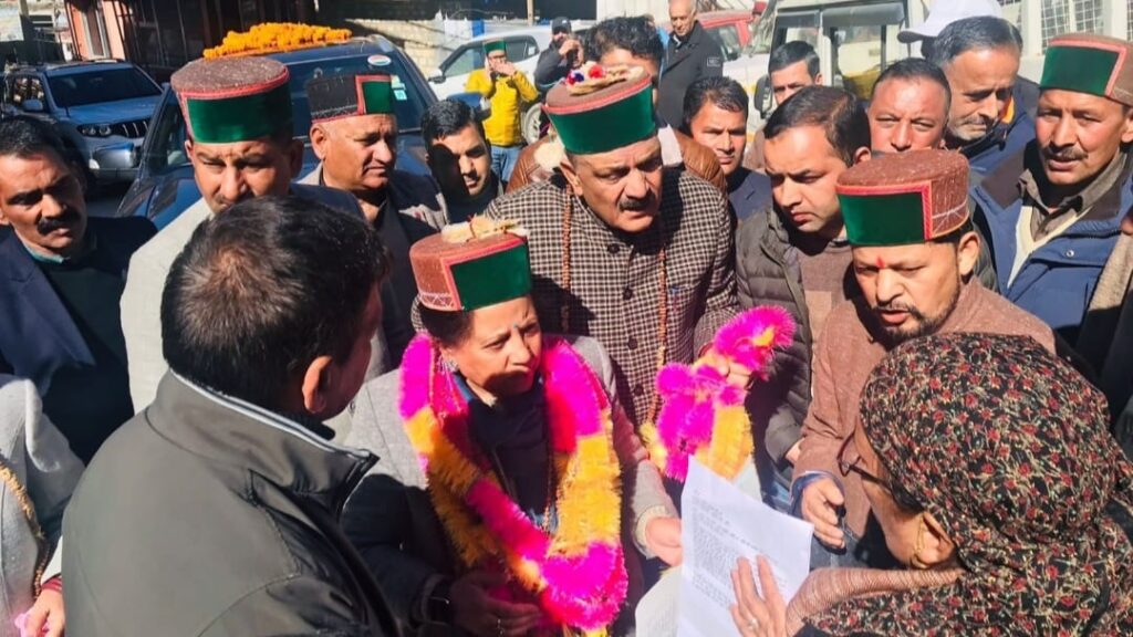 Pratibha criticized BJP MPs of being insensitive for Himachal HIMACHAL HEADLINES