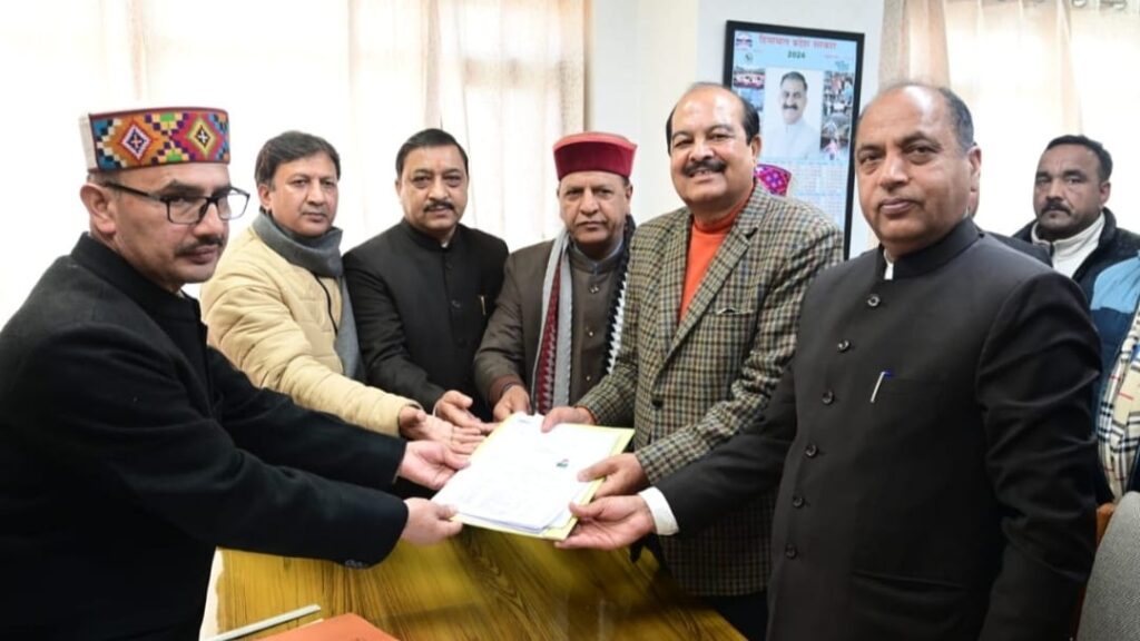 Chilling-cold Politics heats in RS poll as rebel & BJP plans defection in Himachal HIMACHAL HEADLINES