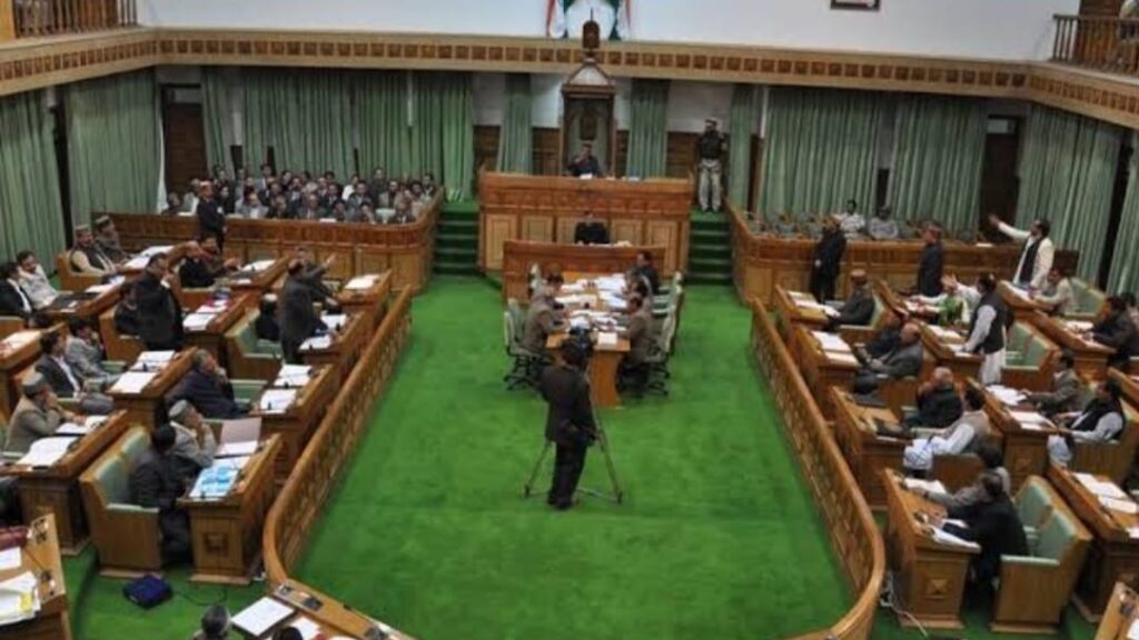 15 BJP MLAs including leader of opposition suspended from proceeding of Budget Session  HIMACHAL HEADLINES
