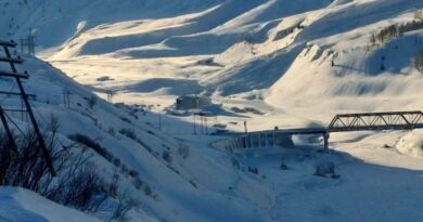 Including six Italian 17 tourist stranded in snow bound Lahaul Spiti HIMACHAL HEADLINES