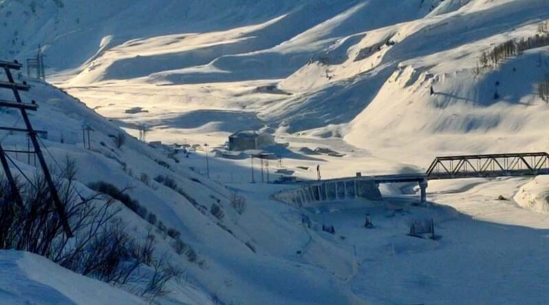 Including six Italian 17 tourist stranded in snow bound Lahaul Spiti Including six Italian 17 tourist stranded in snow bound Lahaul Spiti HIMACHAL HEADLINES