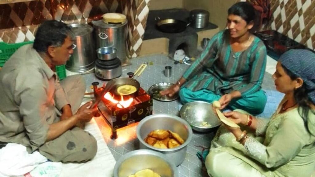 Unique tradition of taking married daughters and sisters to Basi on Shivratri HIMACHAL HEADLINES