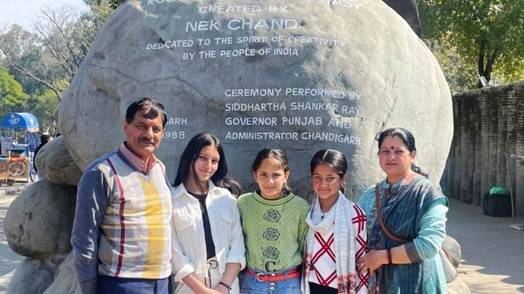 Sandeep gave a free trip to Chandigarh to three promising female students of Chiog School Sandeep gave a free trip to Chandigarh to three promising female students of Chiog School HIMACHAL HEADLINES