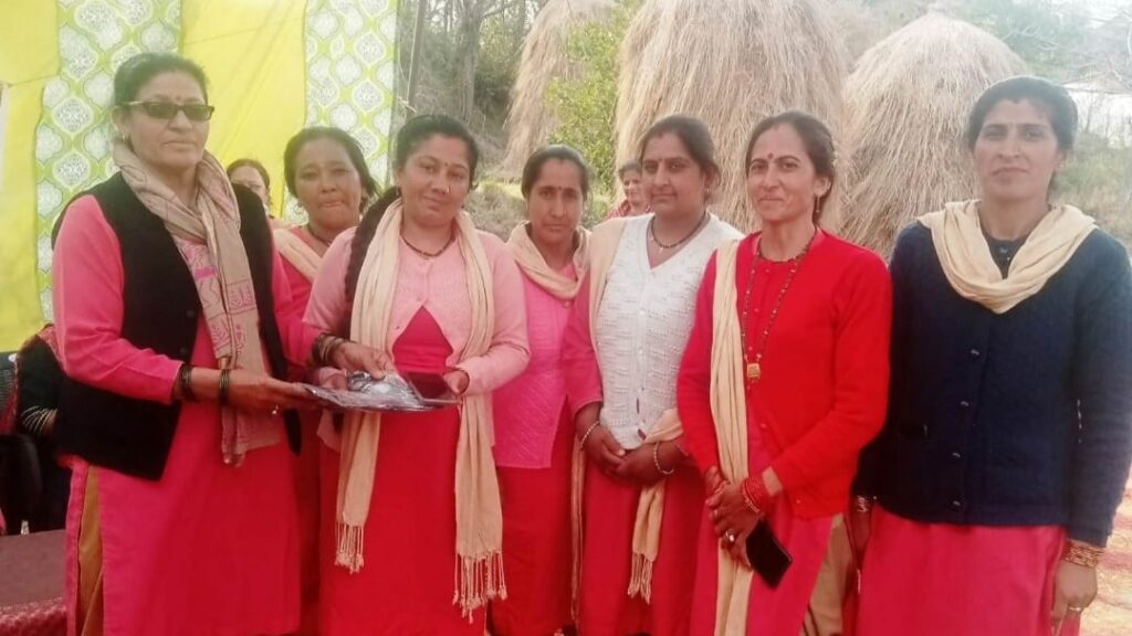 Rekha got first place in the spoon race, Sangeeta in pot breaking, and Sonu in the musical chair HIMACHAL HEADLINES