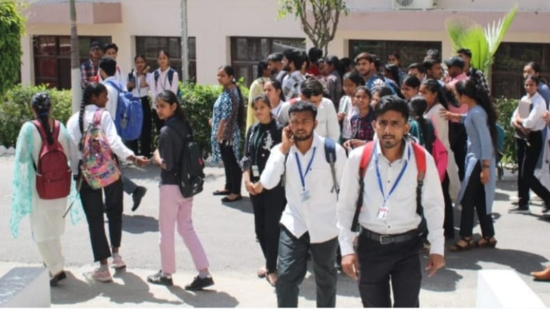 Mega job fair in Himalayan Group Kalamb, 500 youth got jobs Mega job fair in Himalayan Group Kalamb, 500 youth got jobs HIMACHAL HEADLINES